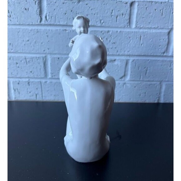 Kaiser West Germany Bisque Porcelain Mother Holding Child Figurine Signed & 398 - Picture 9 of 15